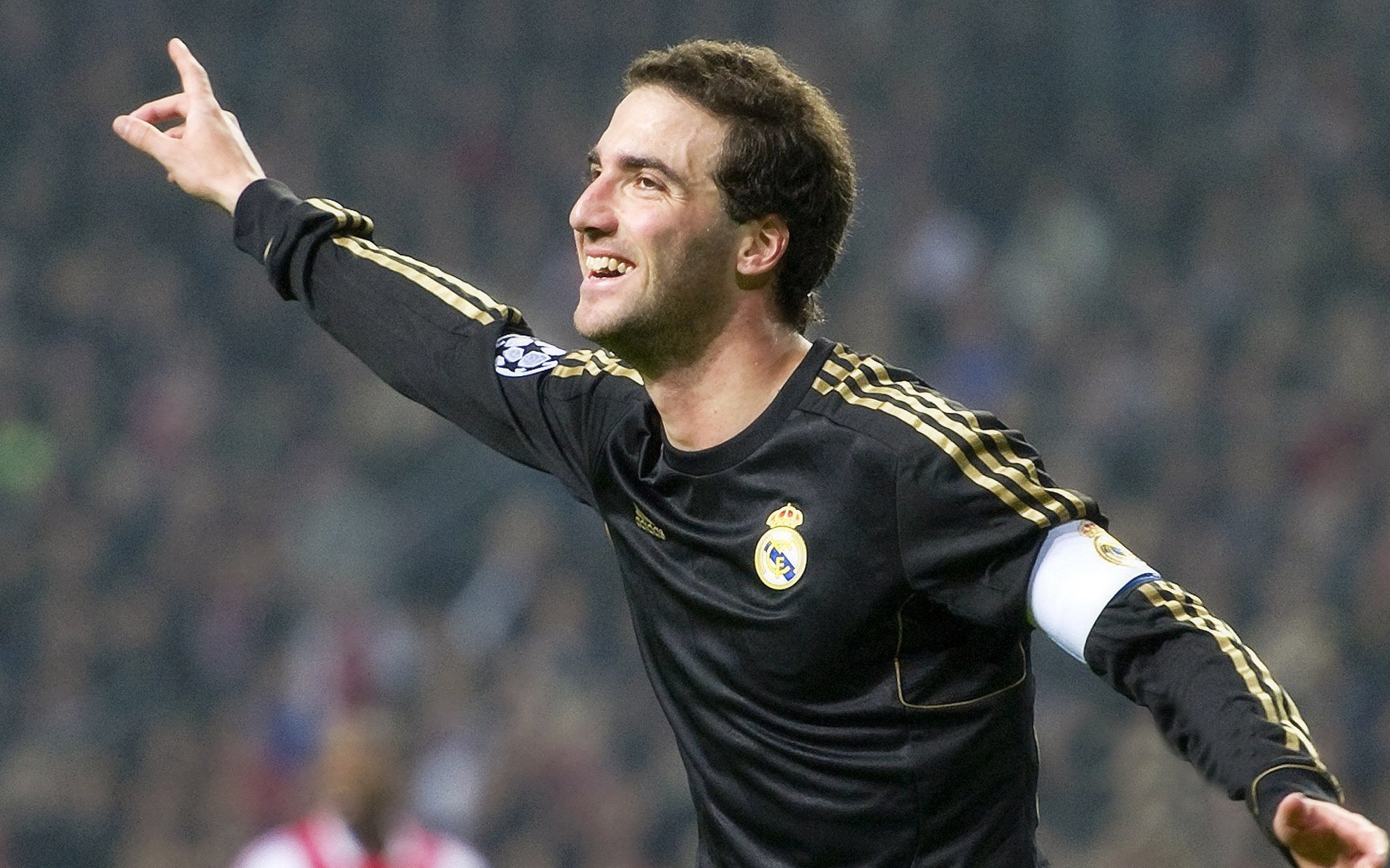 球队在交易截止日前完成重磅换人，球员被交易了是什么意思