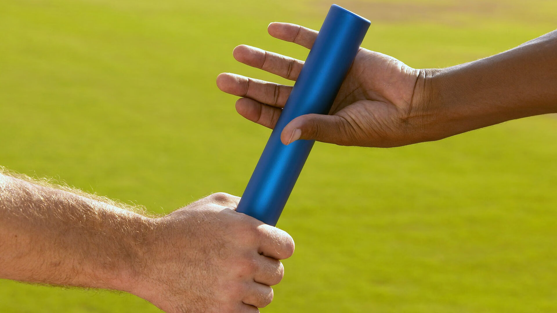 场上“神级操作”令人震惊，运动员瞬间逆转战局！