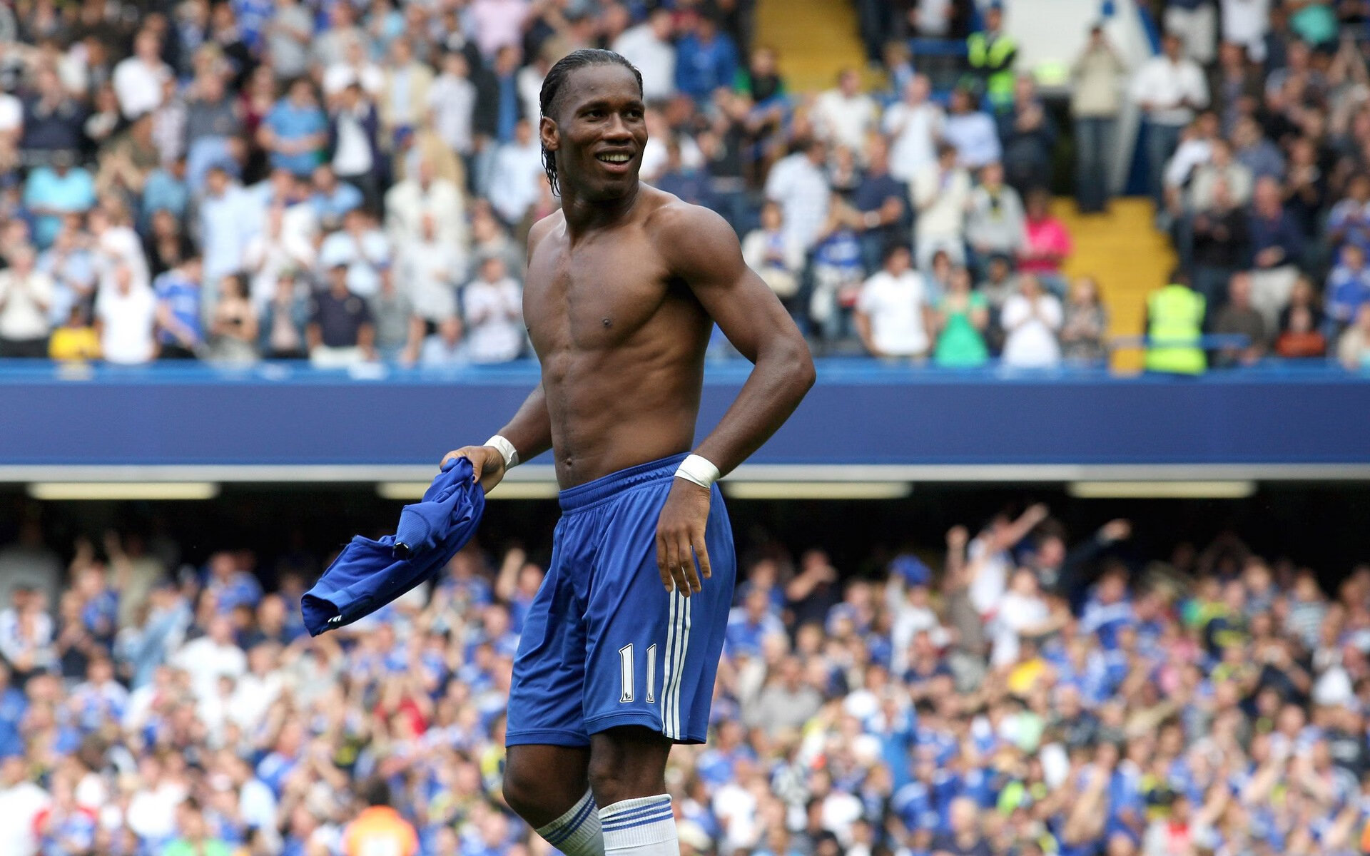 球迷期待能见到更强意大利队，意大利队看着不强